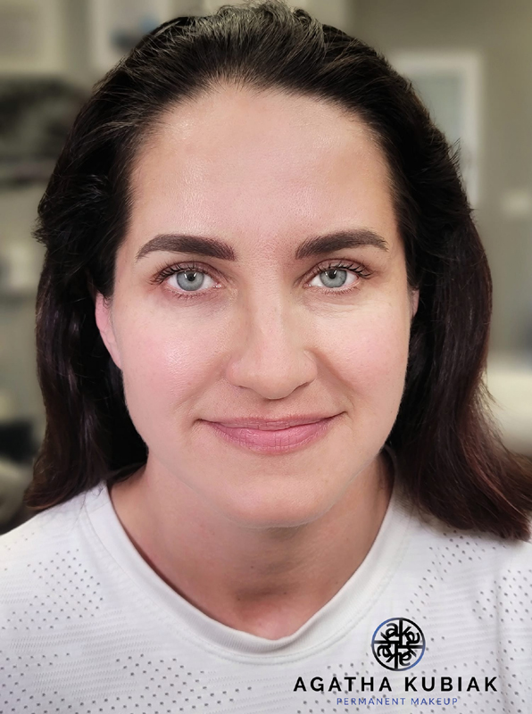 Hybrid eyebrows - natural full effect