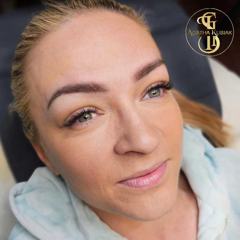 Permanent Makeup Powder Eyebrows by Agatha Kubiak